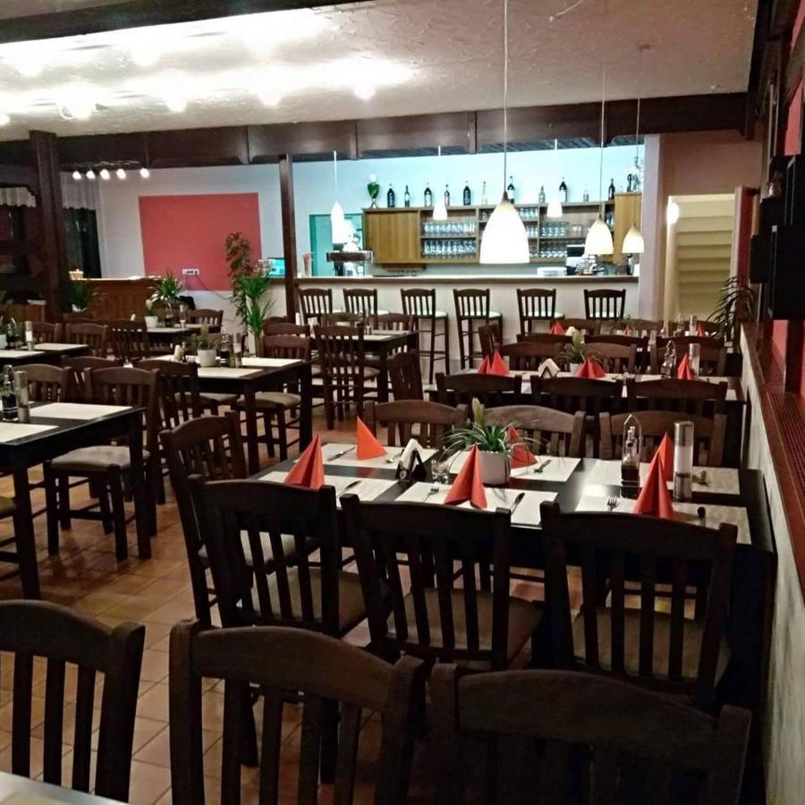 Hostel Restaurant El Greco Gundelfingen an der Donau Exterior foto